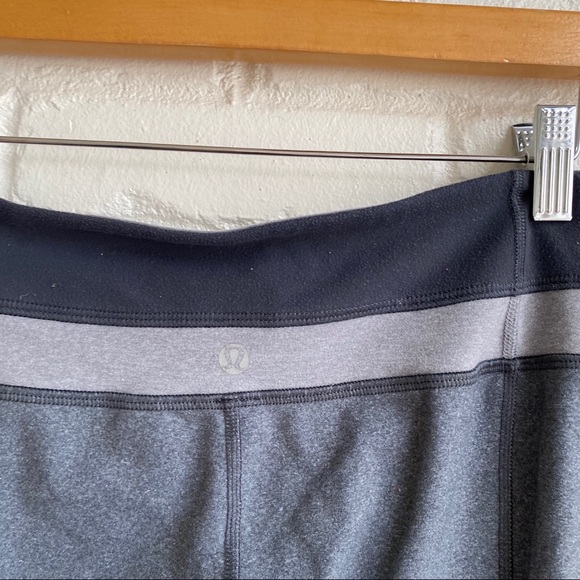 Lululemon Capri Athletic Pants Gray Sz 8 - Picture 4 of 16